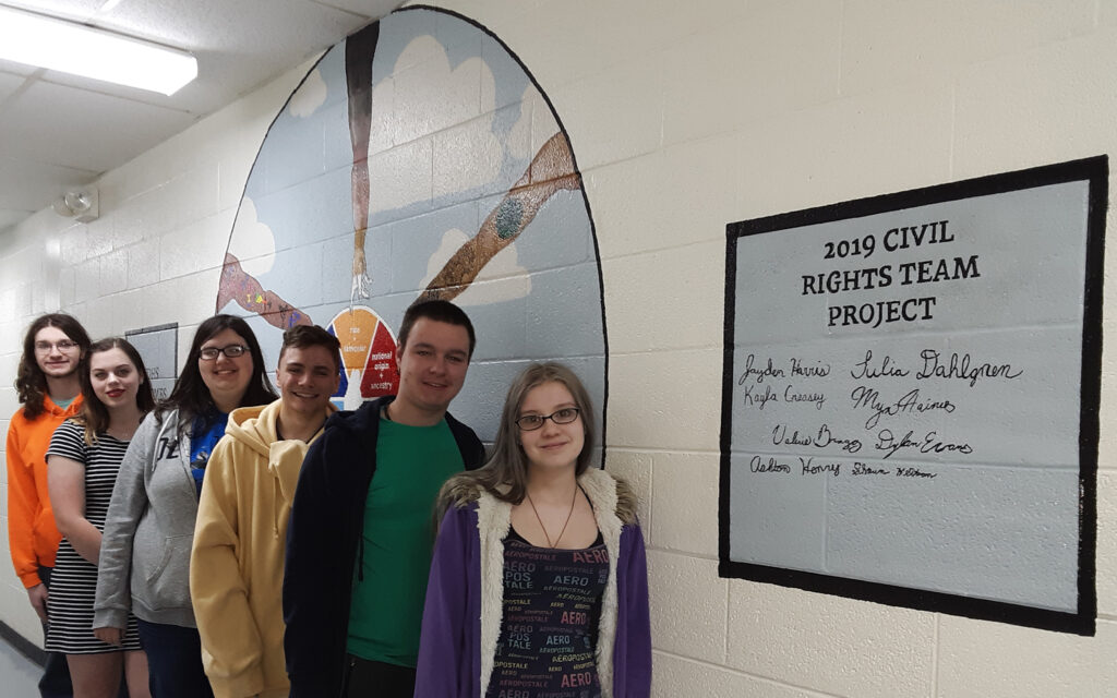 Washburn High School students create diversity mural, present at state