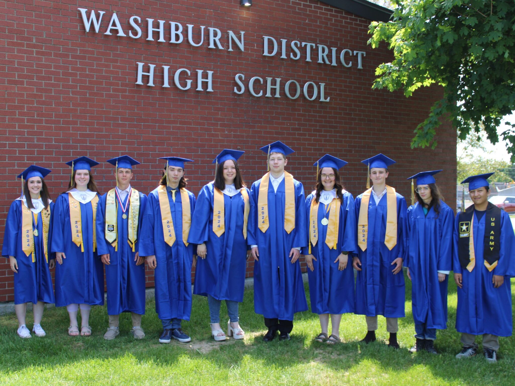 Ten Washburn District High School seniors earn diplomas The County