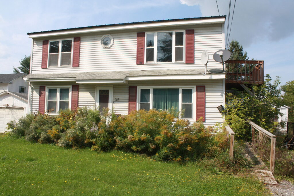 Couple sues bank and real estate company for foreclosure on Caribou house