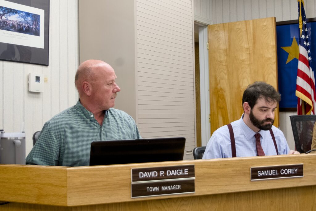 Valley town divided over concert funding but will go on with show - The County